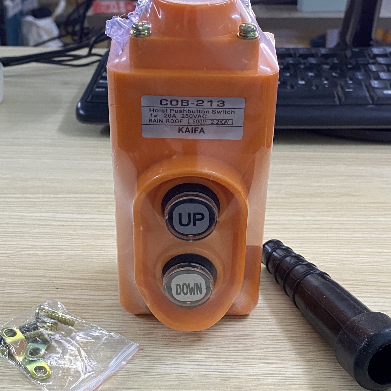 Bộ điều khiển công tắc máy tời 3 pha ZOB-213