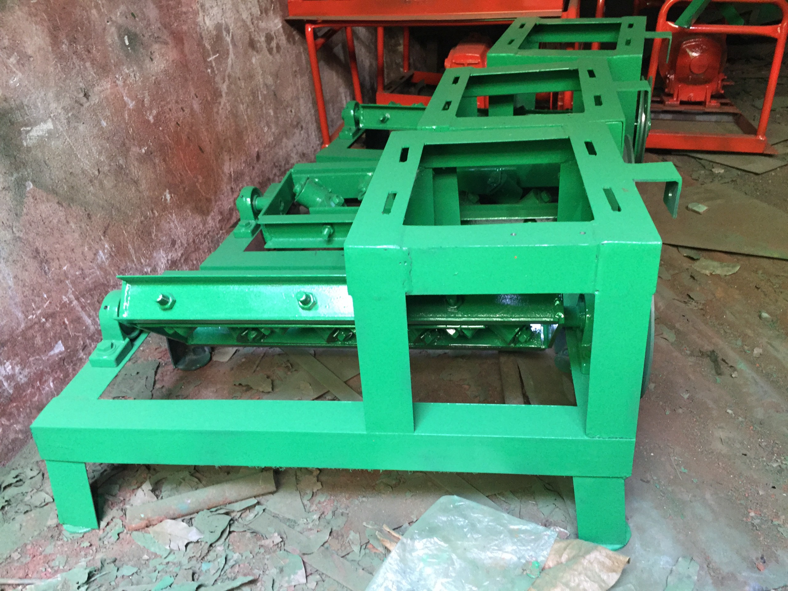Máy duỗi sắt lớn ( khung V5 không kèm moteur)