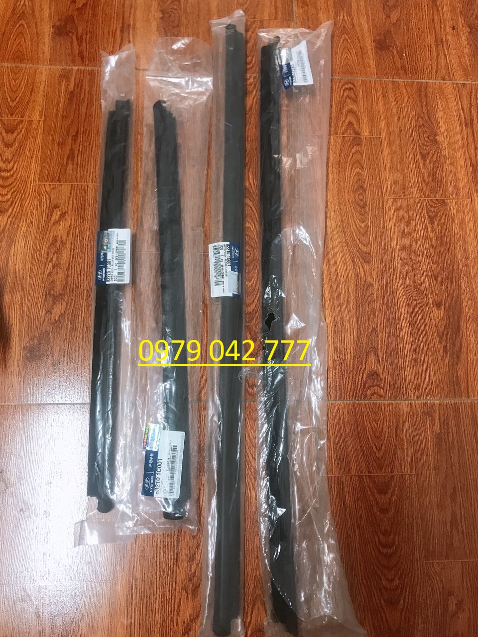 Nẹp chân kính Hyundai Getz