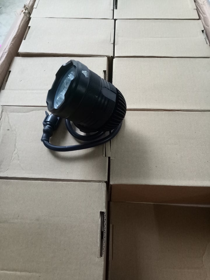 ĐÈN TRỢ SÁNG L4 TUN.ZẮC CẮM,40W.