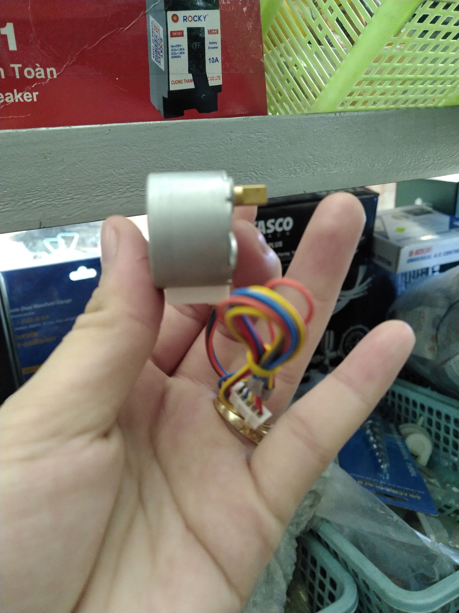 [HCM]motor vẩy đảo gió điều hòa Chân Trung