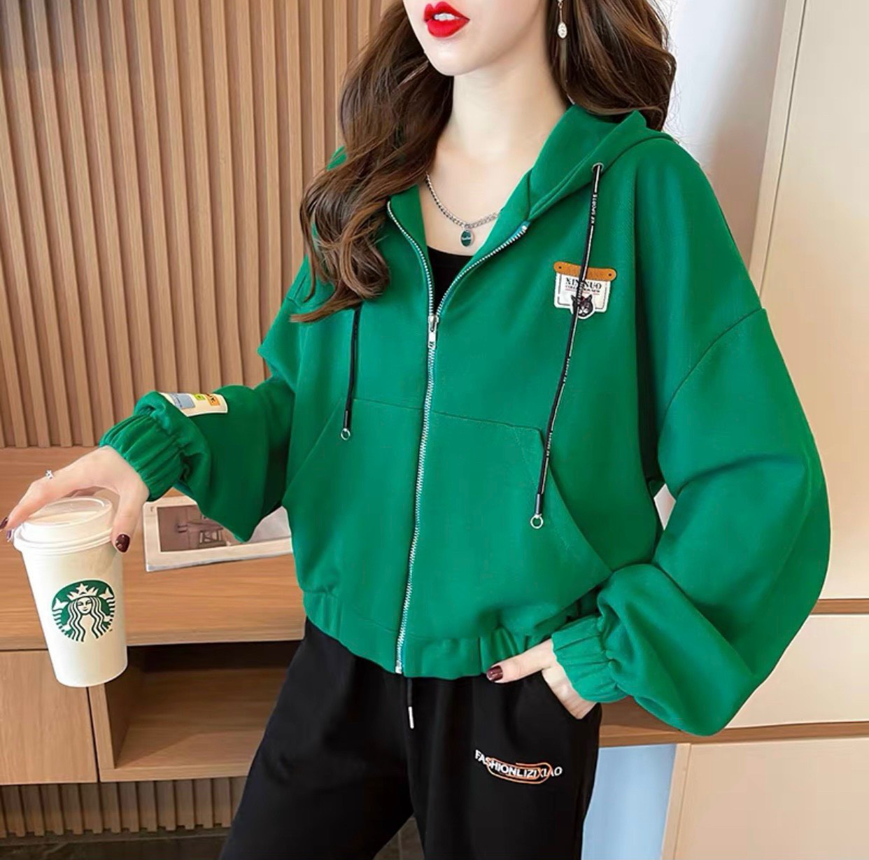 Áo Khoác Lửng Nữ Logo Thêu Mèo