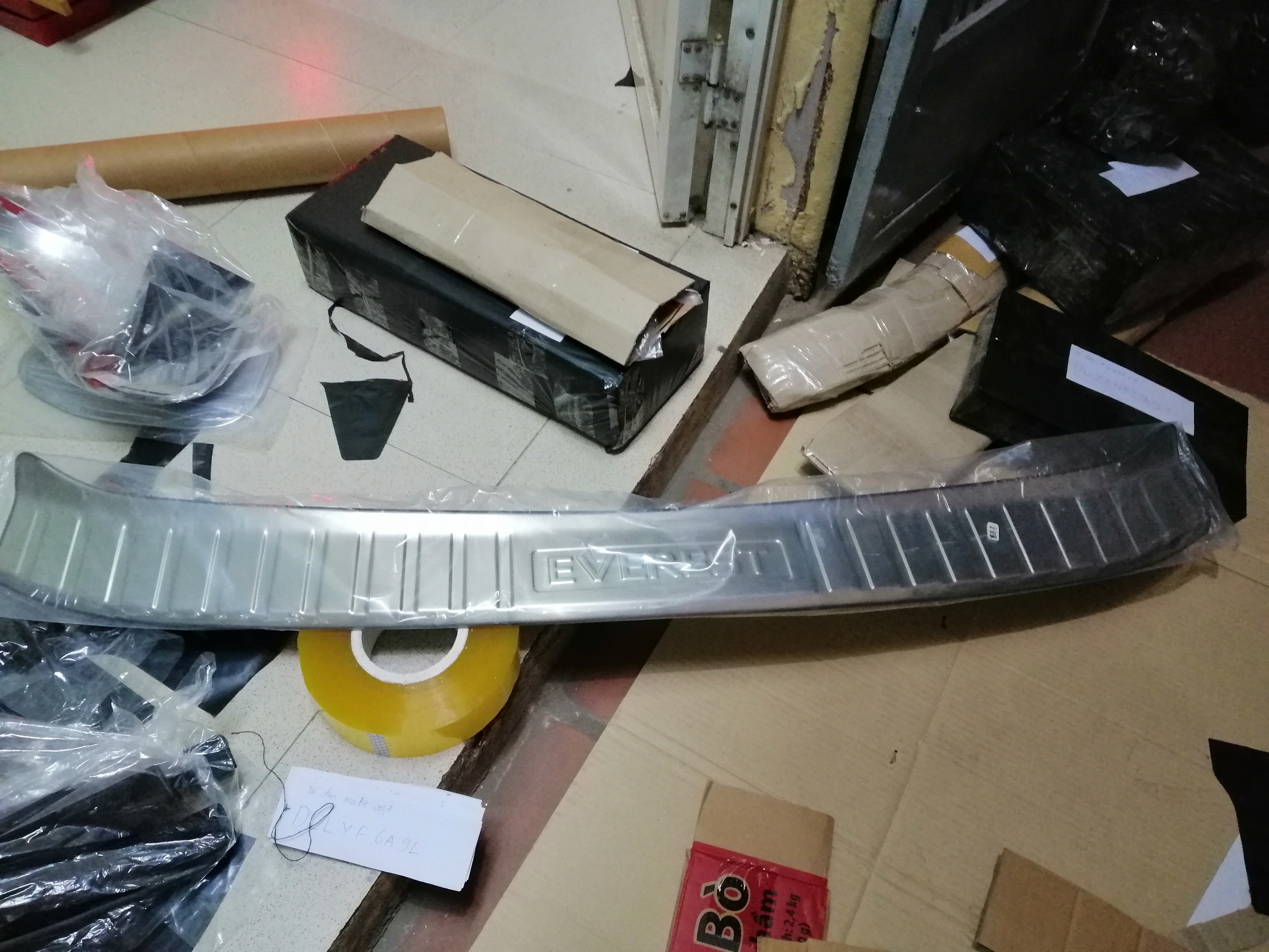 Bộ Chống trầy cốp Trong+ngoài inox xe Ford Everest-2017-2022