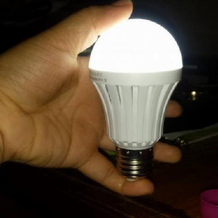 Bóng đèn Led Bulb sạc tích điện 12w , 9w