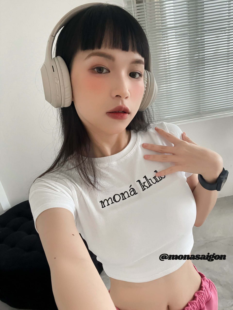[VOUCHER 12%/149K] Áo croptop thun MONÁ - KLUB
