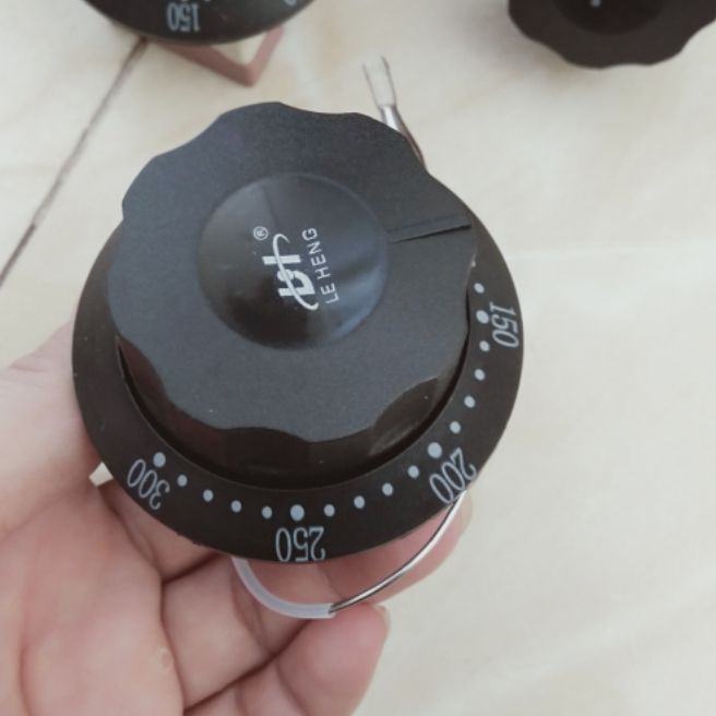 Núm chỉnh nhiệt độ 300