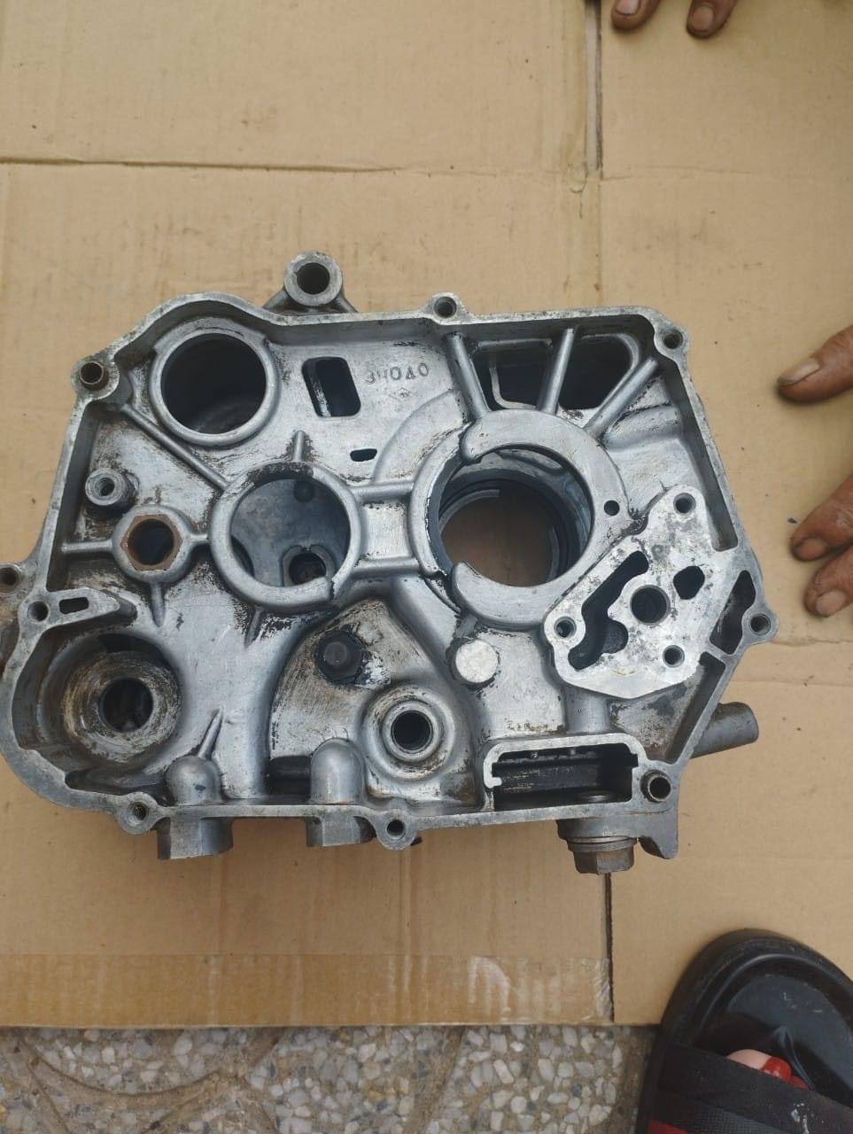 Bộ 2 lốc giữa xe honda cub , chaly ( hàng tháo xe đẹp đầy đủ bơm nhớt)