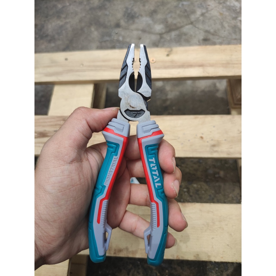 THT210706S Kềm răng cao cấp 180mm Total