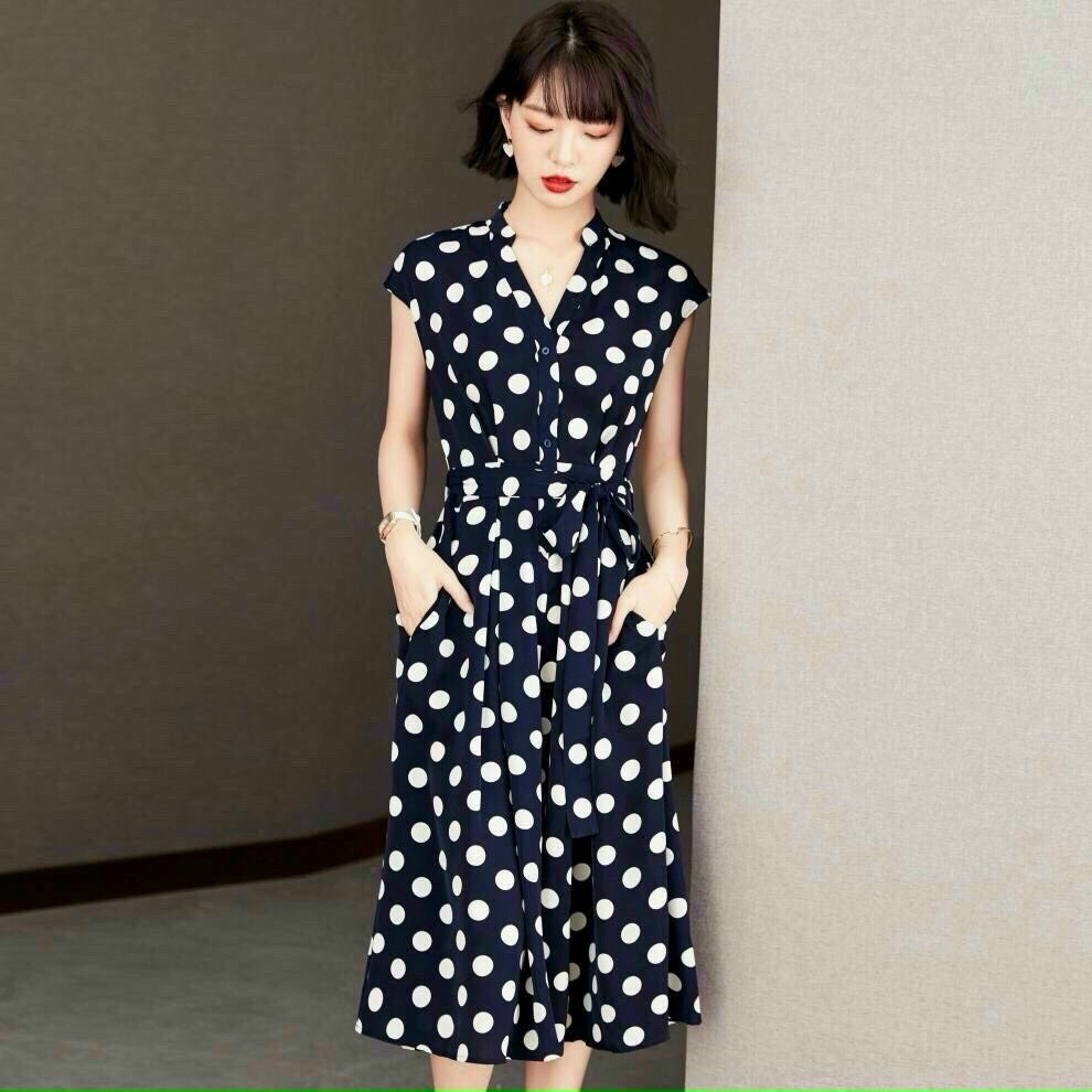 váy đầm sơ mi cổ trụ nền đen chấm bi trắng chất lụa mango cao cấp có size m,l,xl