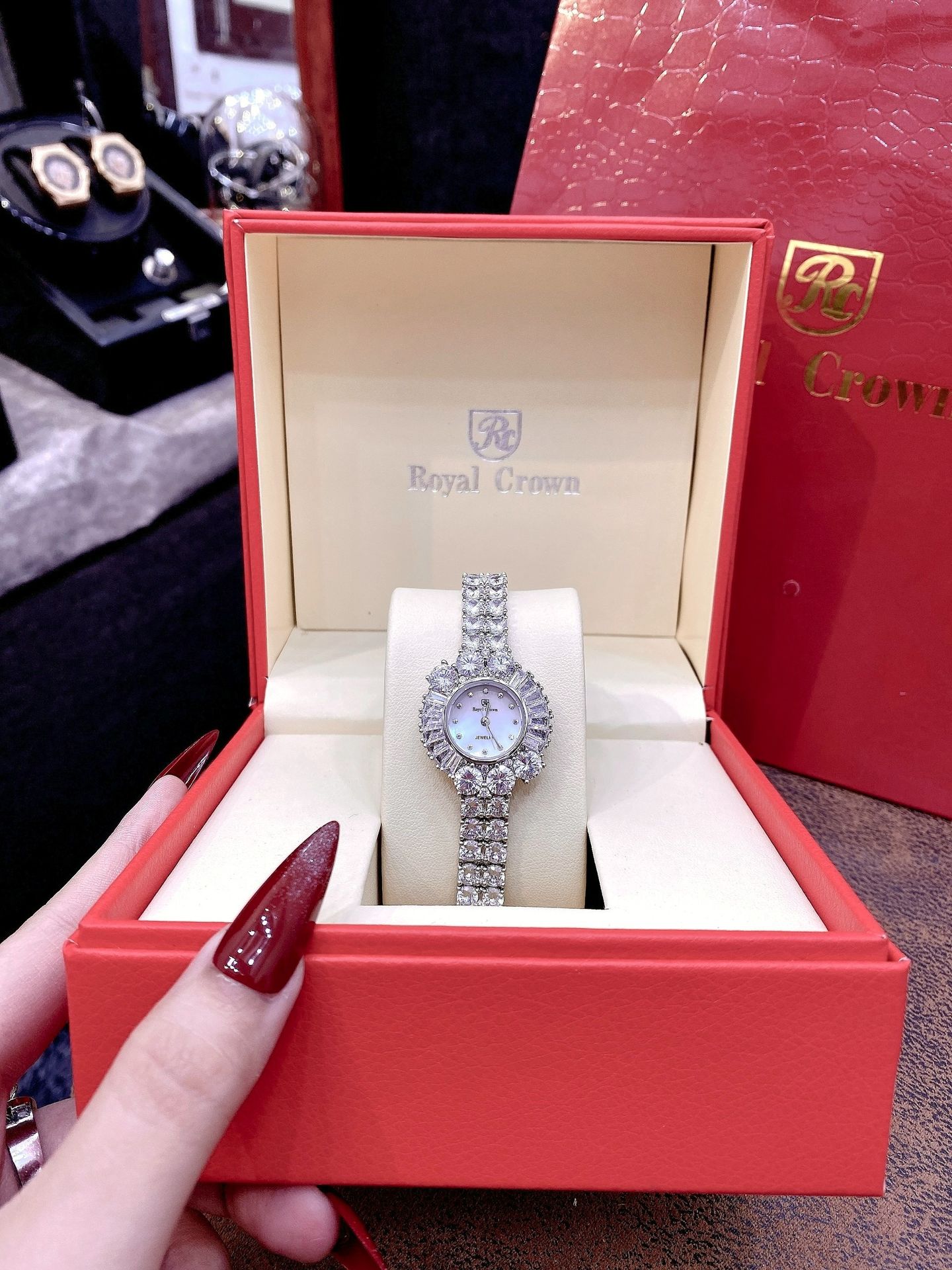 Đồng hồ nữ ROYAL CROWN 1412 fullbox