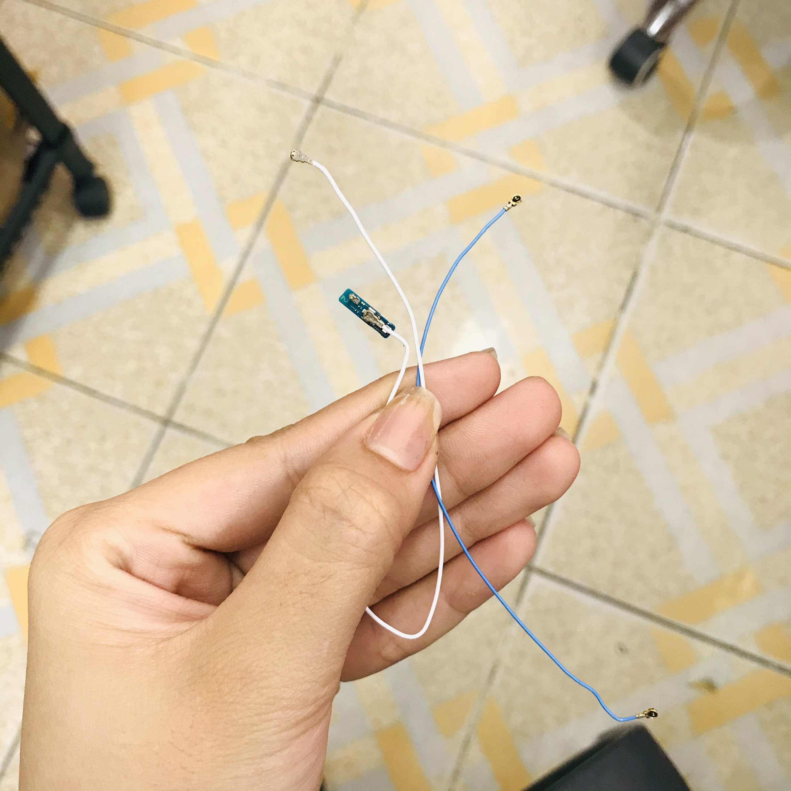 Dây anten sóng Samsung A20 zin bóc máy , bảo hành lỗi