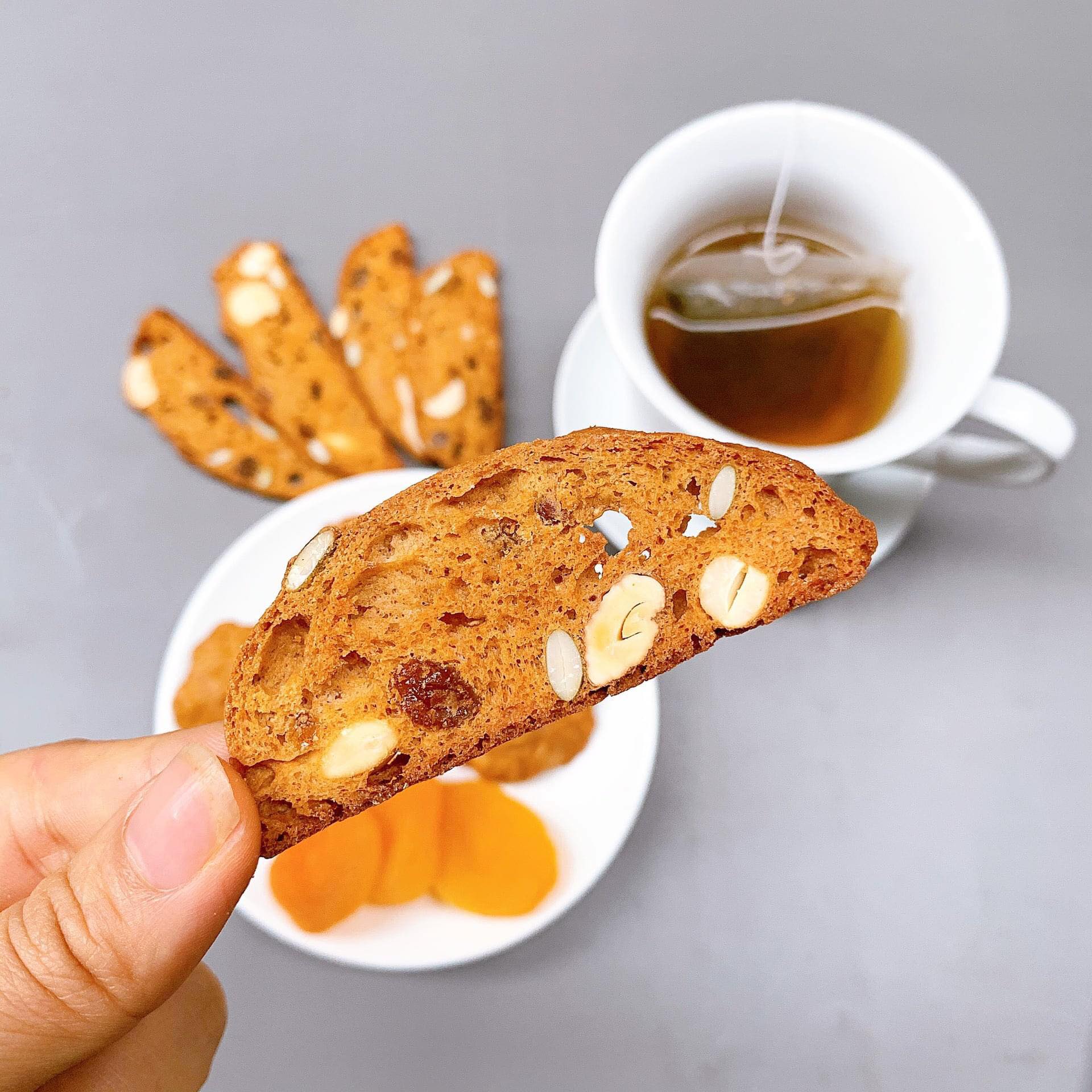 [HCM][Baker Baking] Bánh ăn kiêng BISCOTTI mix 3 vị (vanilla matcha cacao) bánh ngũ cốc nguyên cám ít calo giảm cân