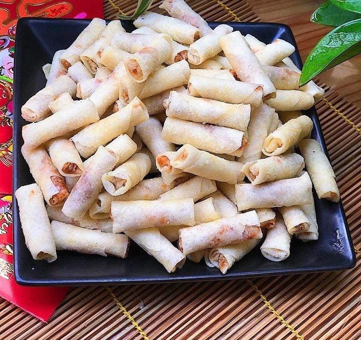 Snack chả giò tôm đất
