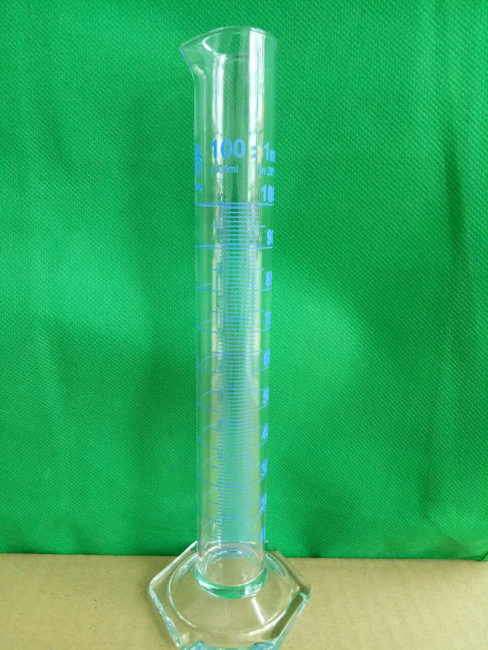 Ống đong thủy tinh vạch xanh 100ml SIMAX