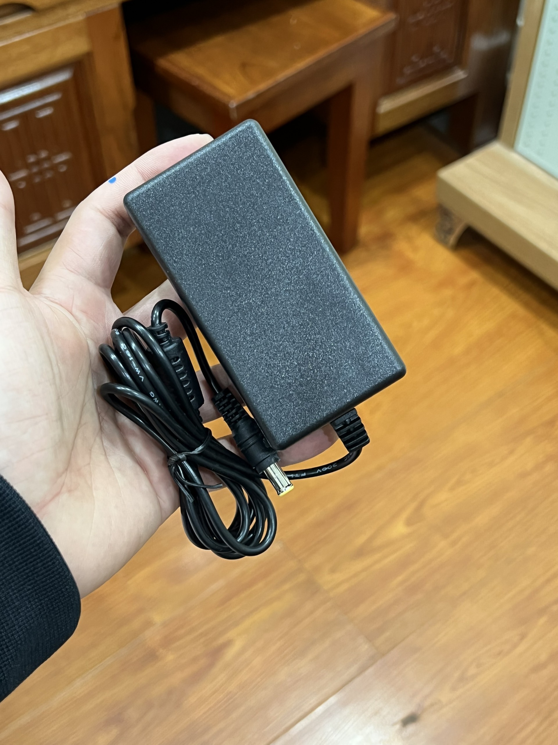Cục nguồn màn hình LG 12V 2A