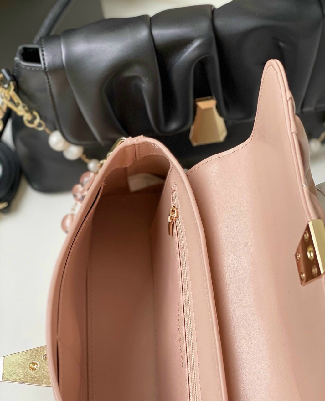 Túi xách nữ đeo được 2 kiểu C.N.K Like Auth 1:1   -Charles & Keith Cloud handle Bag-