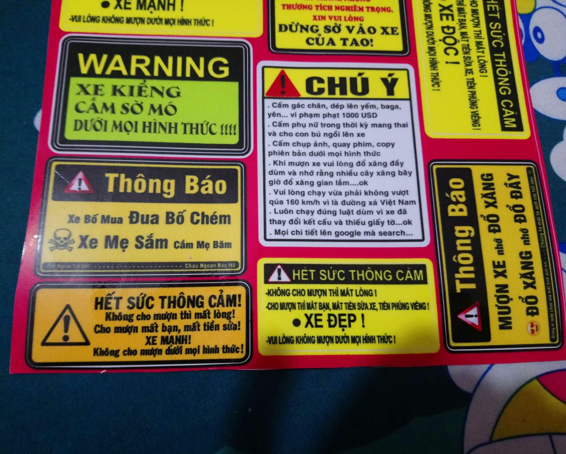 Tem tấm cảnh báo