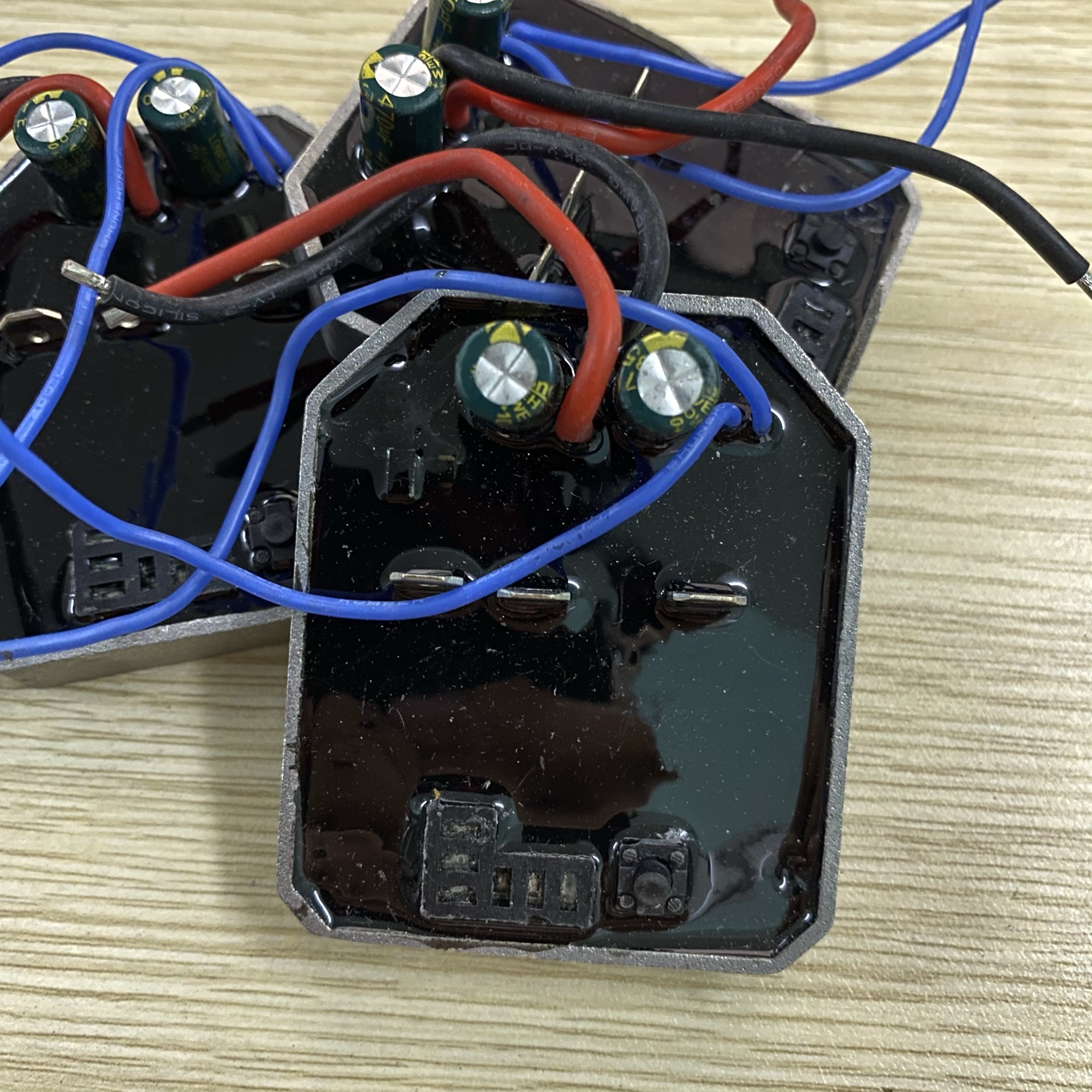 Mạch điều khiển máy mài pin motor từ không chổi than 2 tụ 20V - 6Ah
