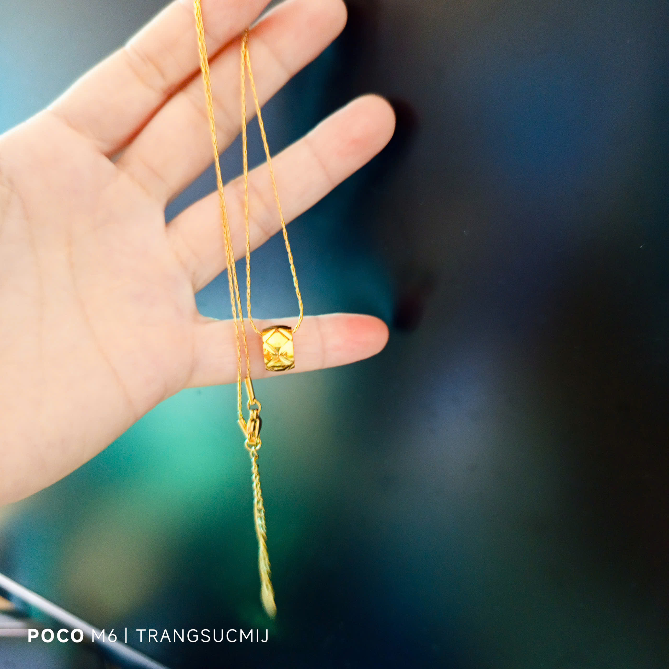 DÂY CHUYỀN TITAN MẠ VÀNG MẶT HOA 4 CÁNH SANG TRỌNG- THANH LỊCH