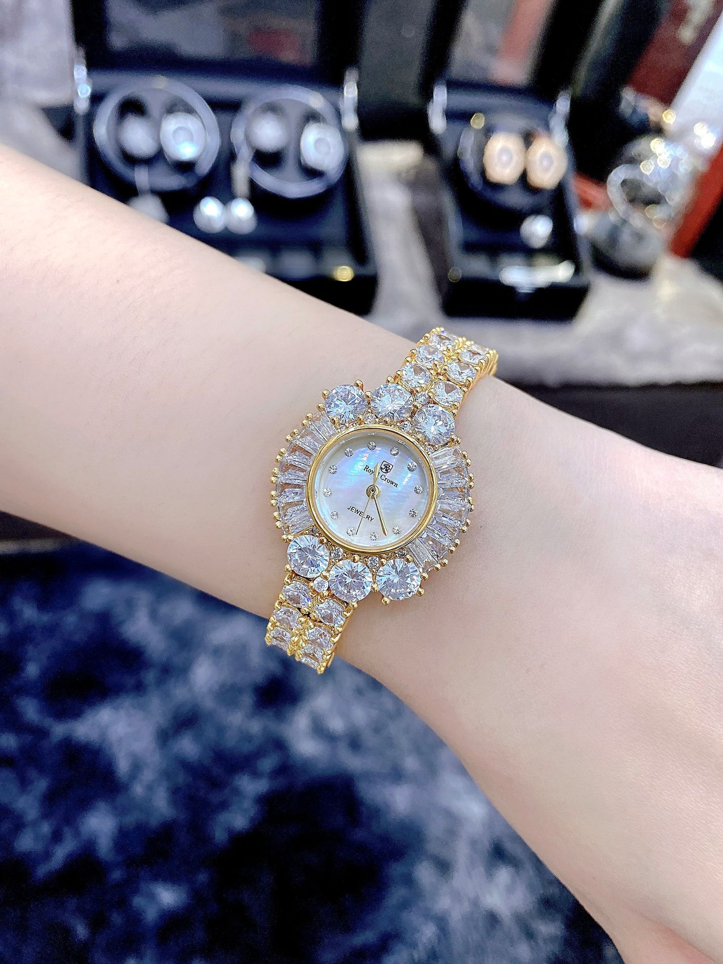 Đồng hồ nữ ROYAL CROWN 1412 fullbox