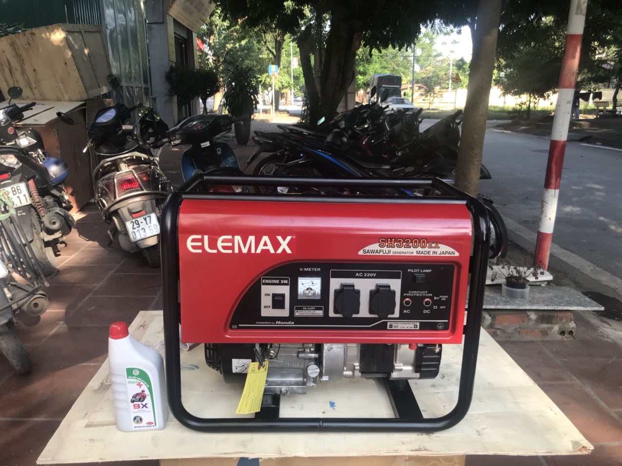 Máy Phát Điện Chạy Xăng Elemax SH3200EX 2.2KVA