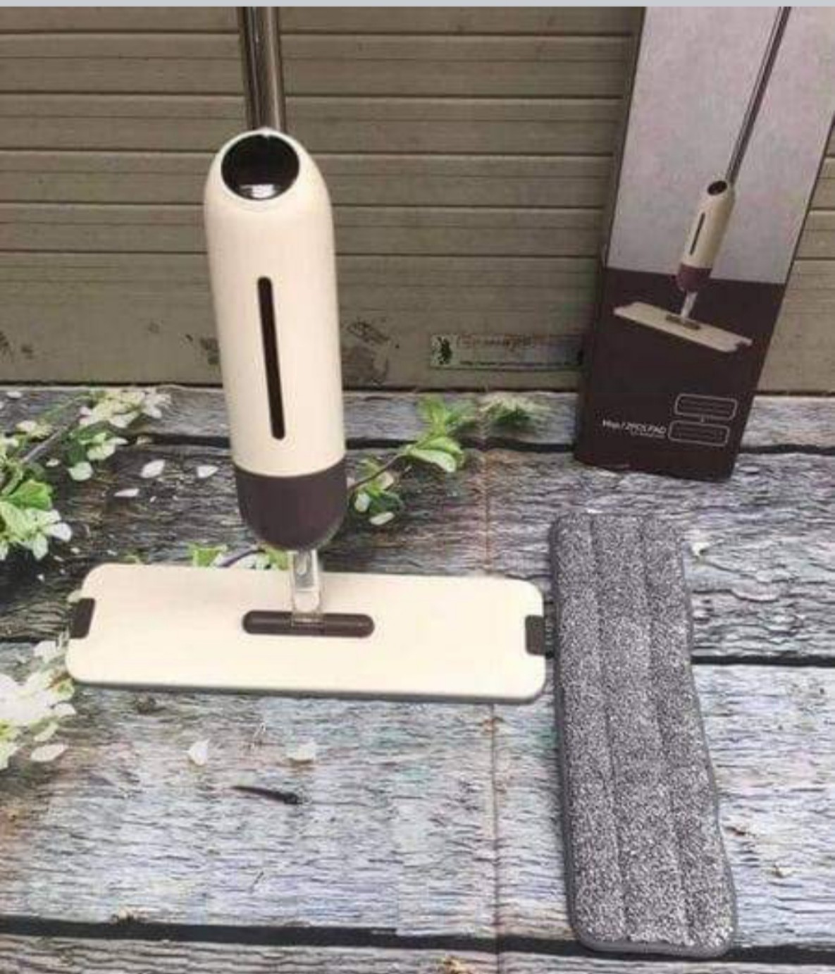 Cây lau nhà Lock&Lock dạng xịt nước ETM461, ETM462 [gồm 2 bông lau đi kèm]