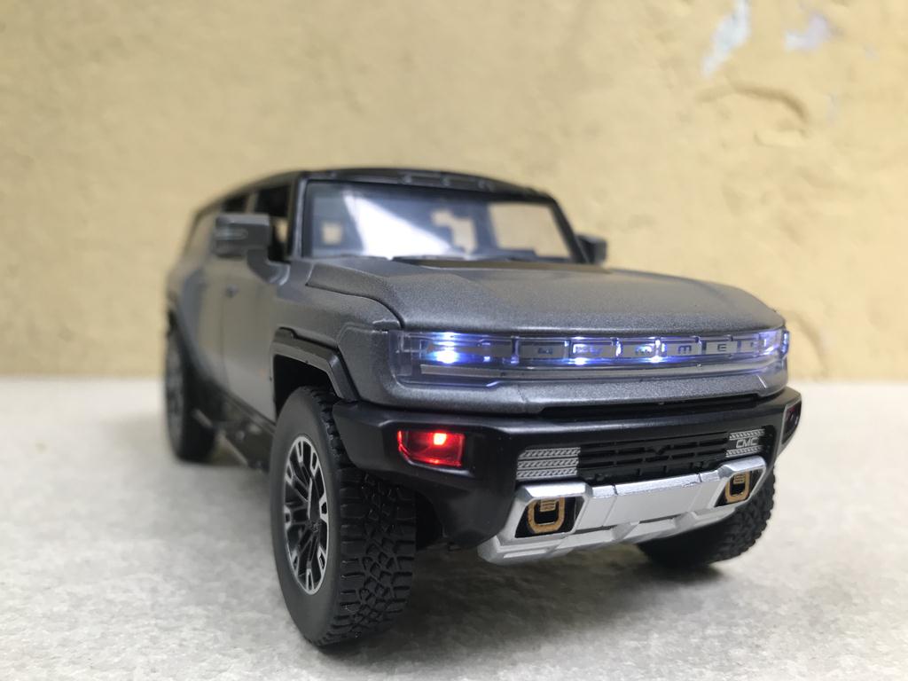 [HCM]Mô hình xe GMC HUMMER EVs - 1:32