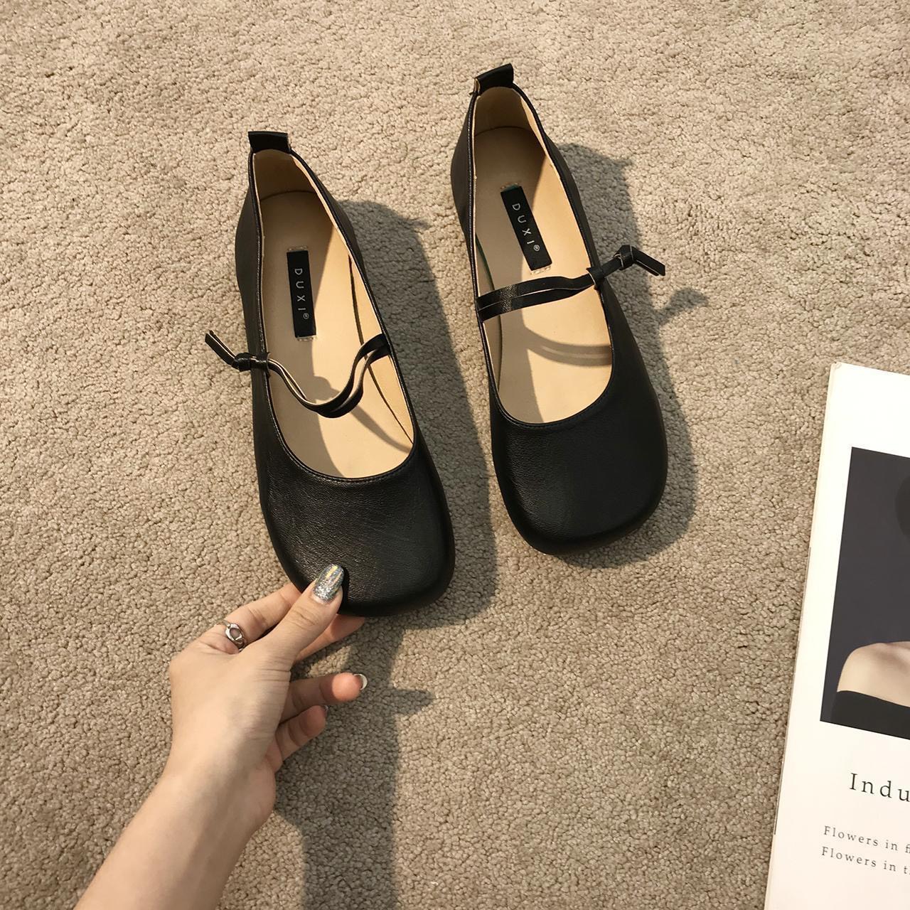 Giày búp bê nữ cài quai mỏng 3 màu( Size hơi to nên đi lùi 1 size)