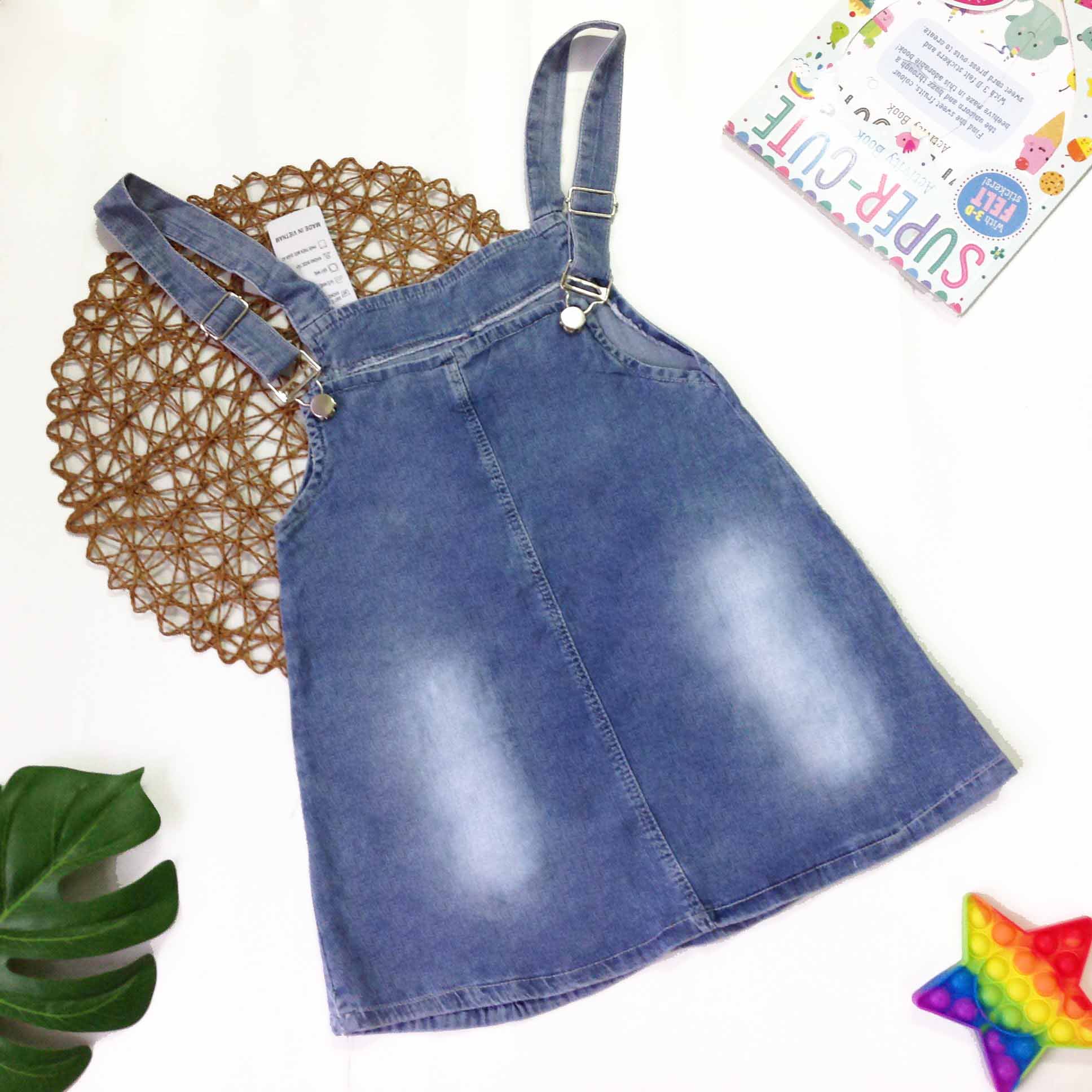 YẾM JEAN BÉ GÁI SIZE ĐẠI