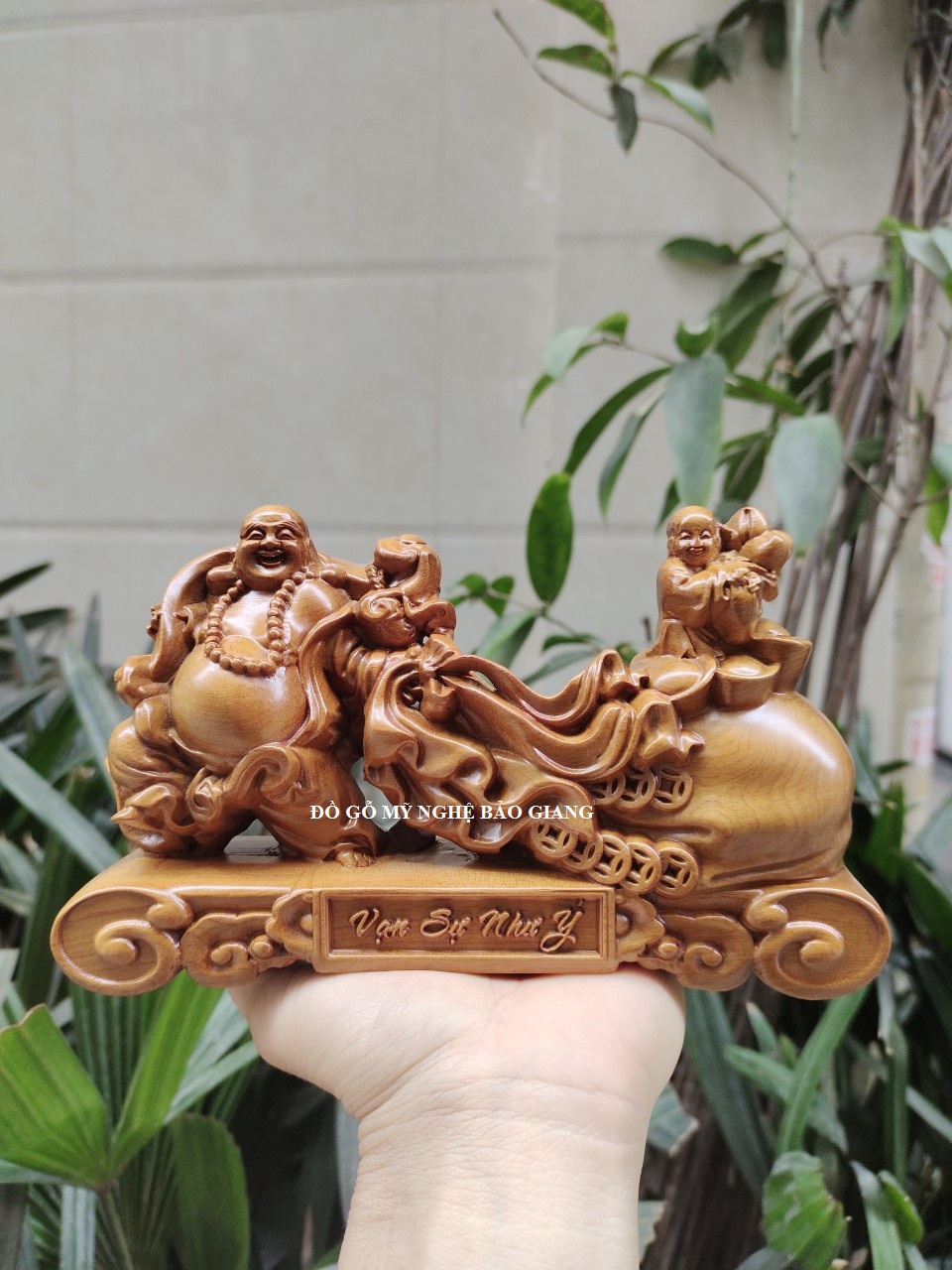 Tượng phật di lặc kéo bao tiền nhất phúc gỗ bách xanh cực đẹp