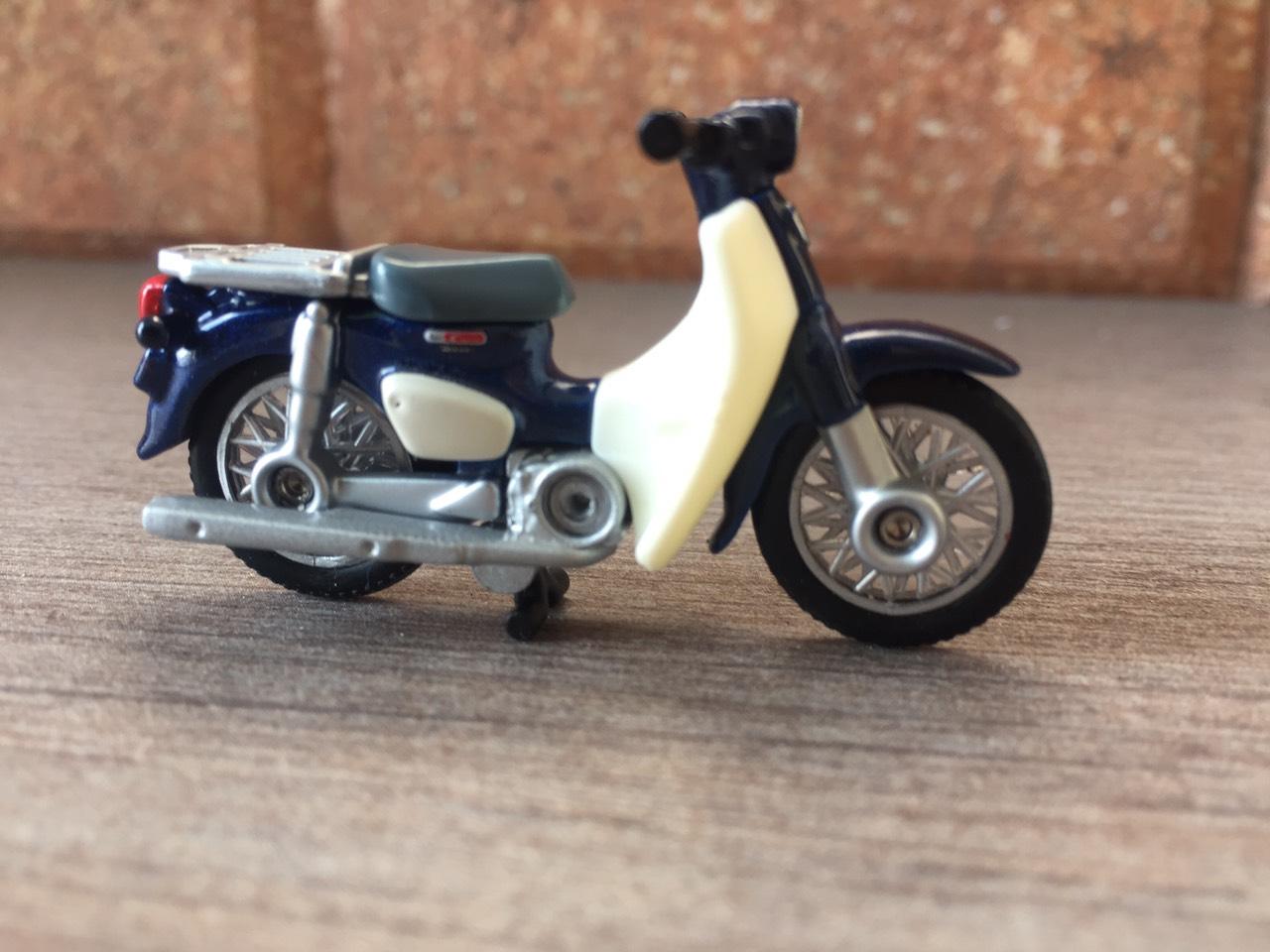 Xe mô hình Tomica Super Cub
