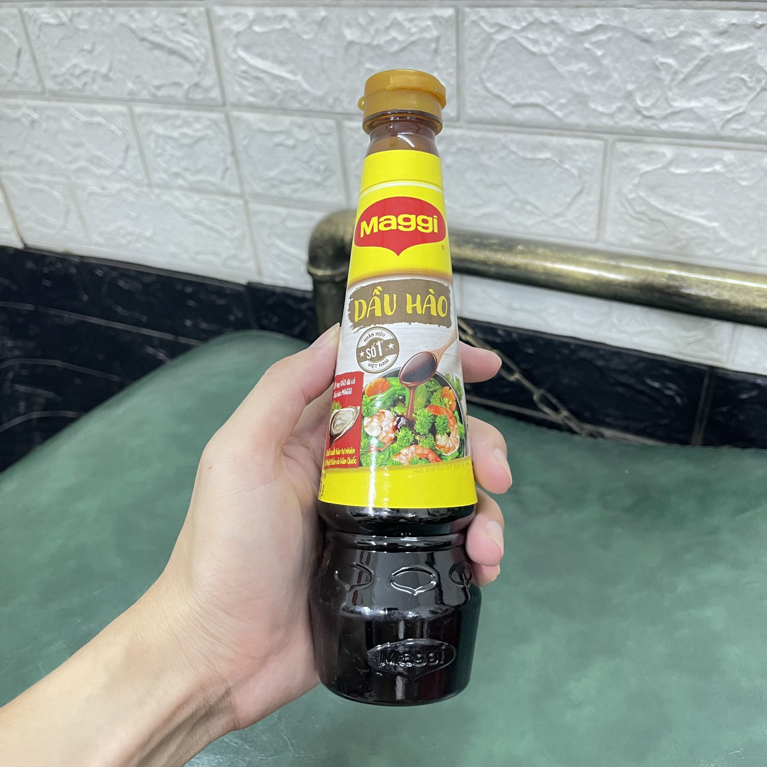 Dầu hào Maggi chai 350g