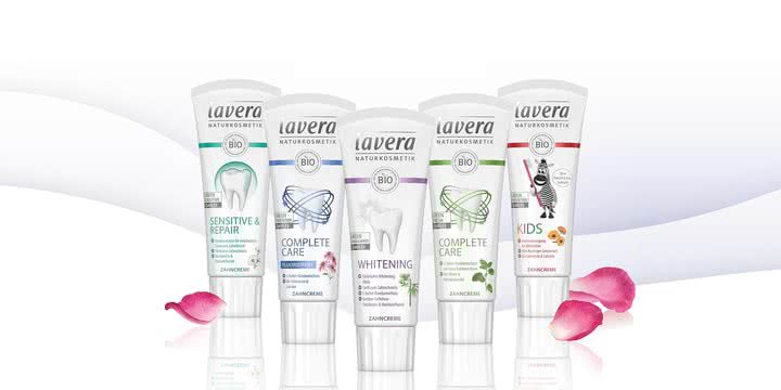 Kem đánh răng hữu cơ vị làm trắng răng vị dừa 75ml (Lavera)