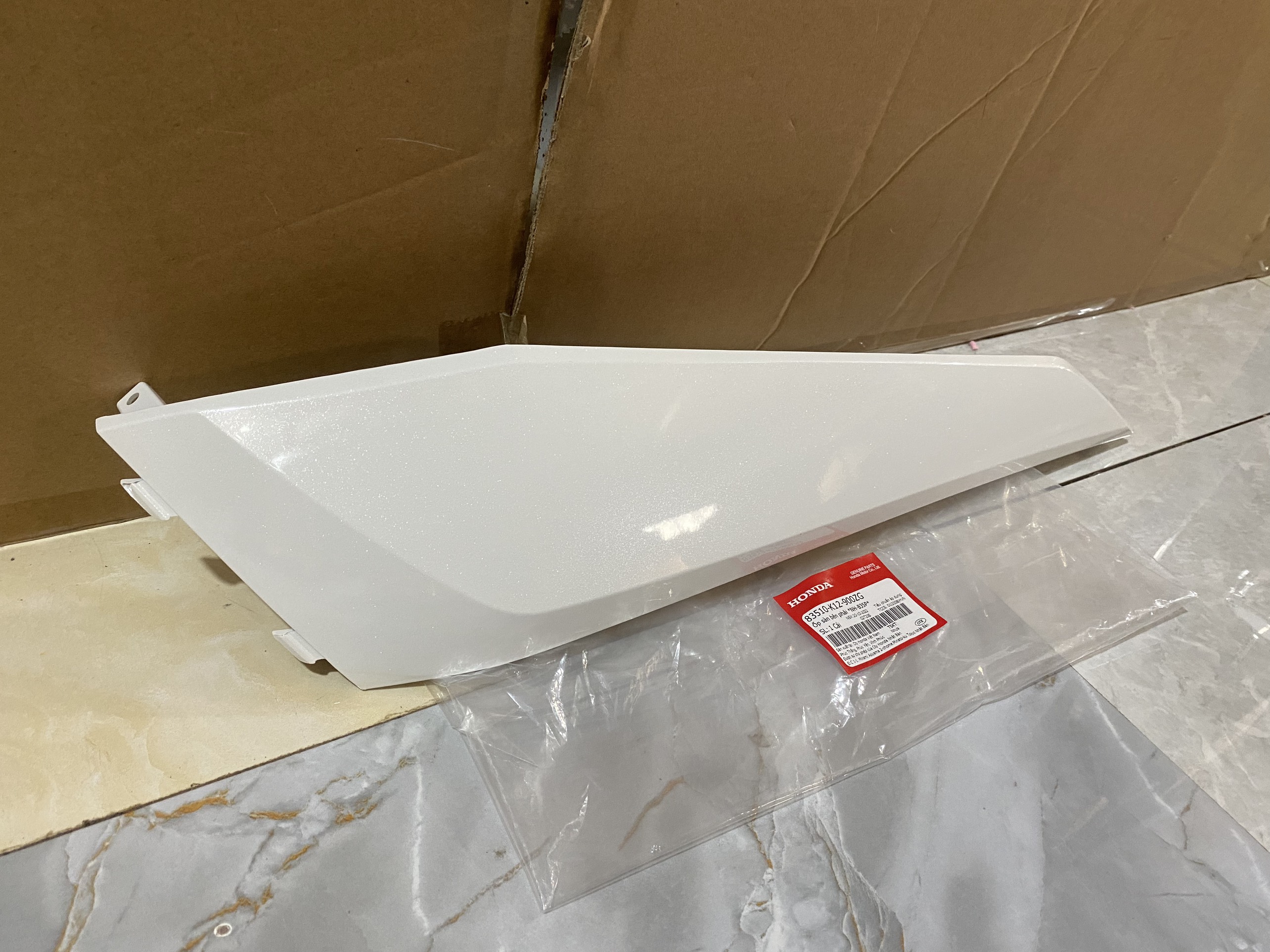 Ốp sàn bên phải lead 125 2013 - 2015