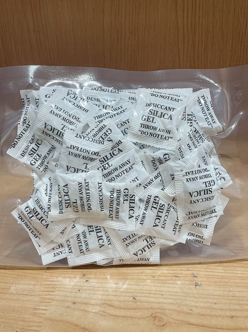 Gói hút ẩm 1gr đen(100gram)(giá sỉ)