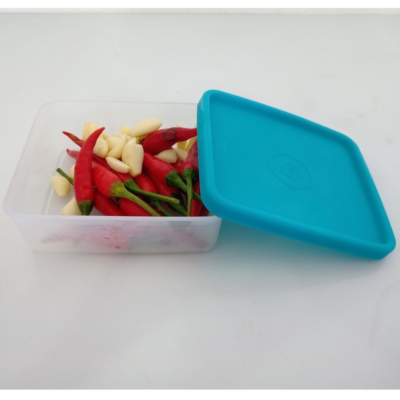 Hộp bảo quản thực phẩm Tupperware Mini Square 140ml (01 hộp màu ngẫu nhiên)