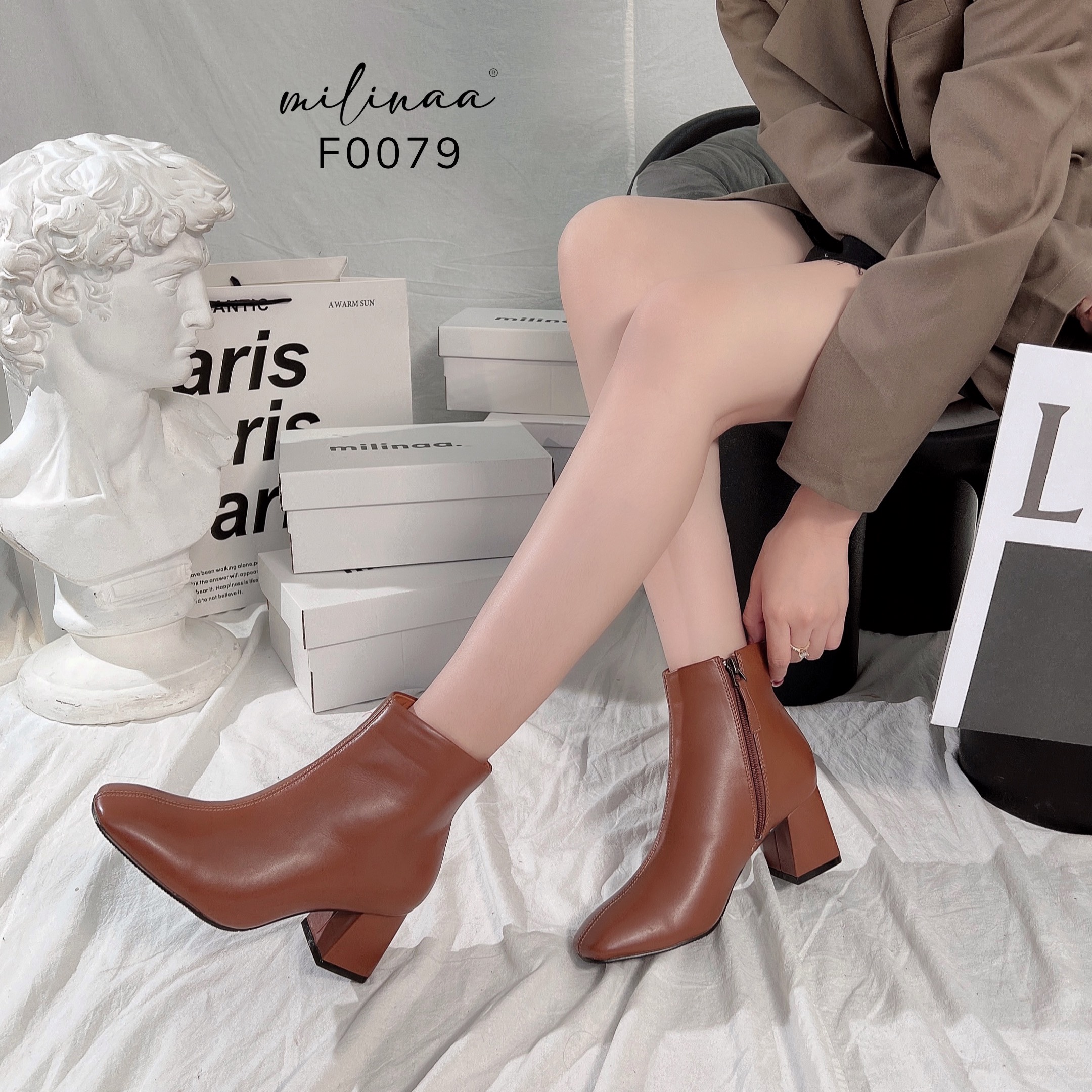 BOOTS DA MỀM GÓT VUÔNG KÉO TRONG F0079