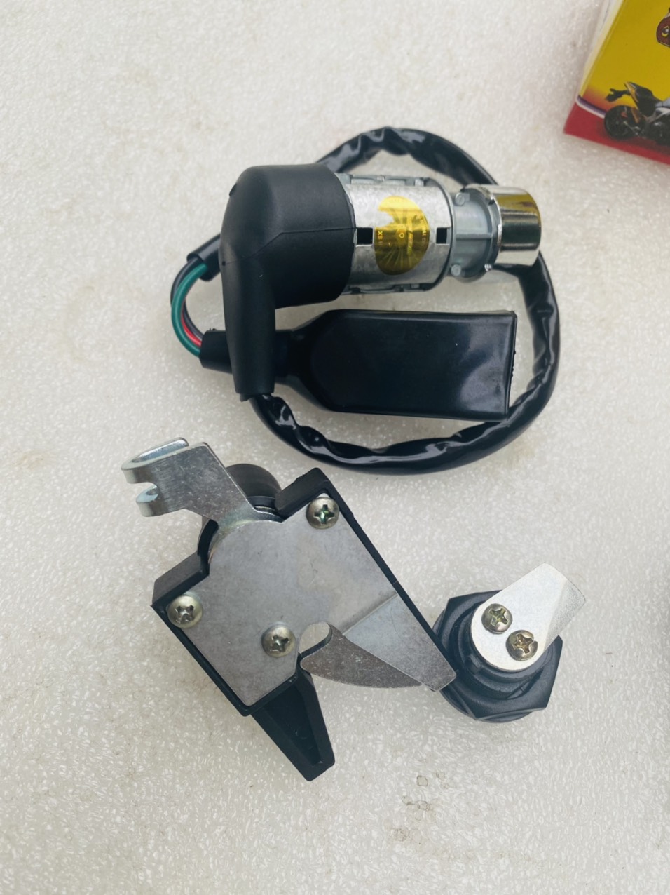 BỘ Ổ KHOÁ XE MAX NEO ( Trung Quốc )