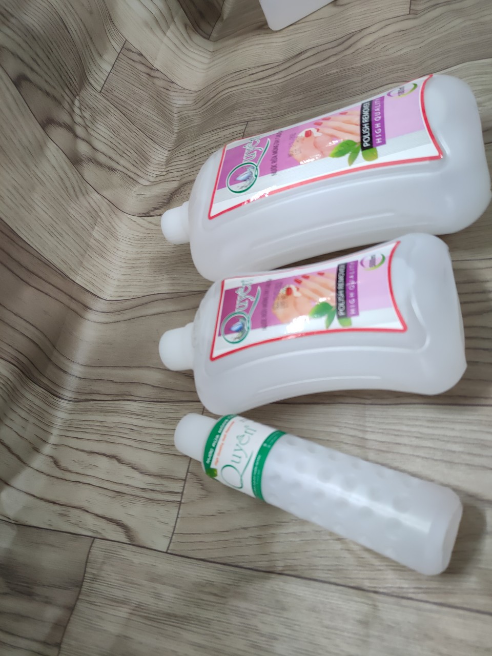 Acetone rửa móng Quyên