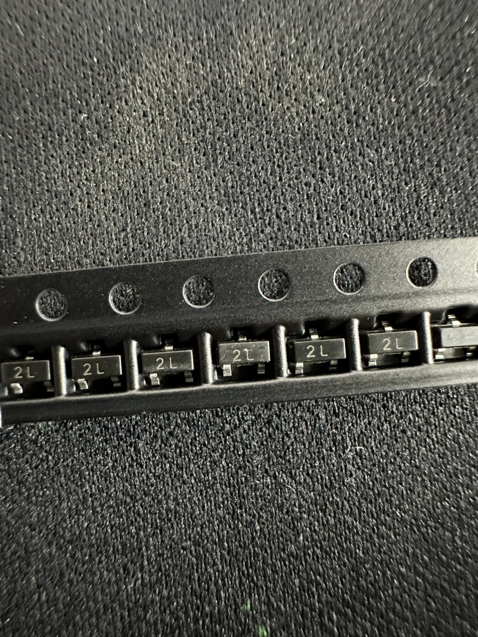 Tran transistor smd code 2l 2n5401 5401 pnp 0.3a 160v sot-23 dán