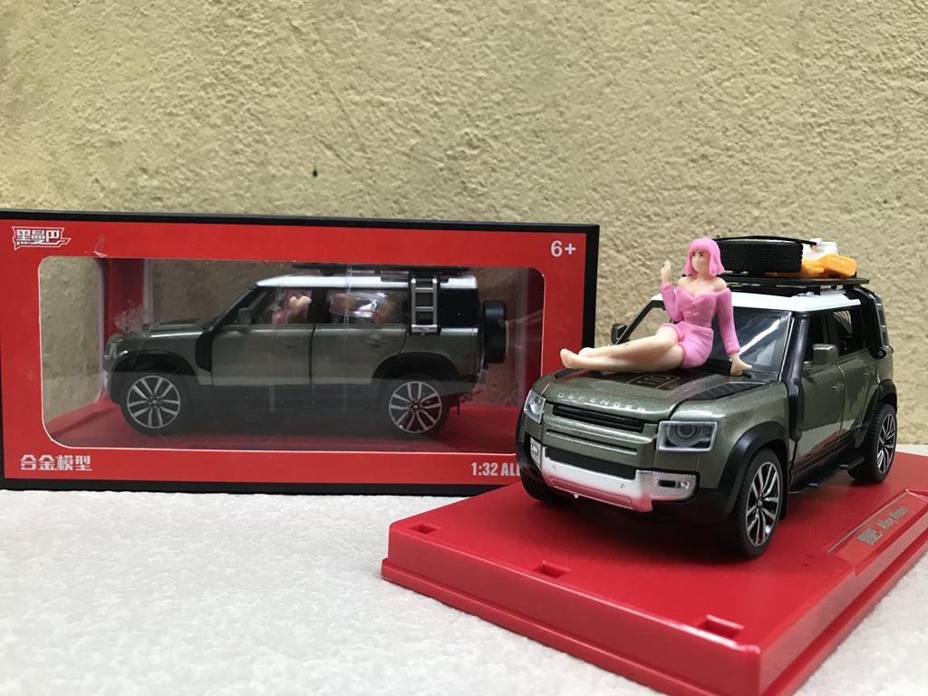 Mô hình xe ô tô Range Rover Defender 2024 1:32