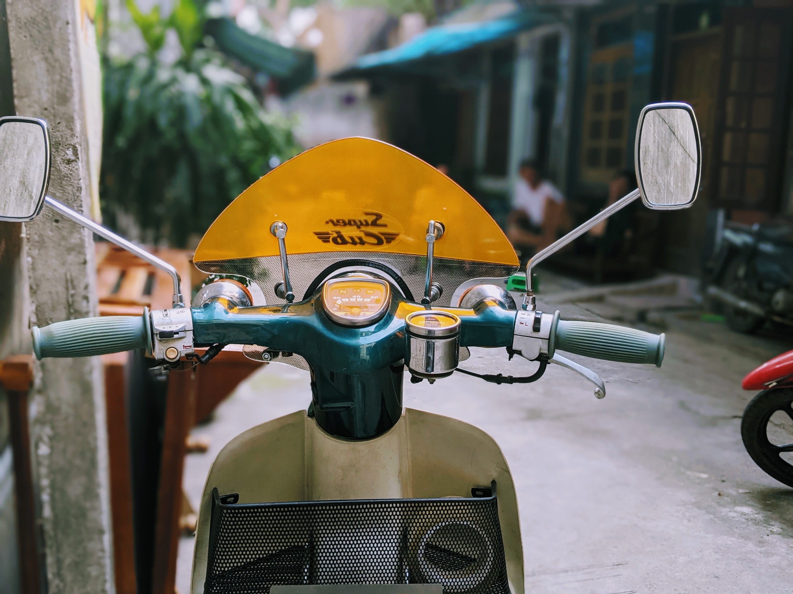 Kính chắn gió xe cub đèn tròn Mikasa