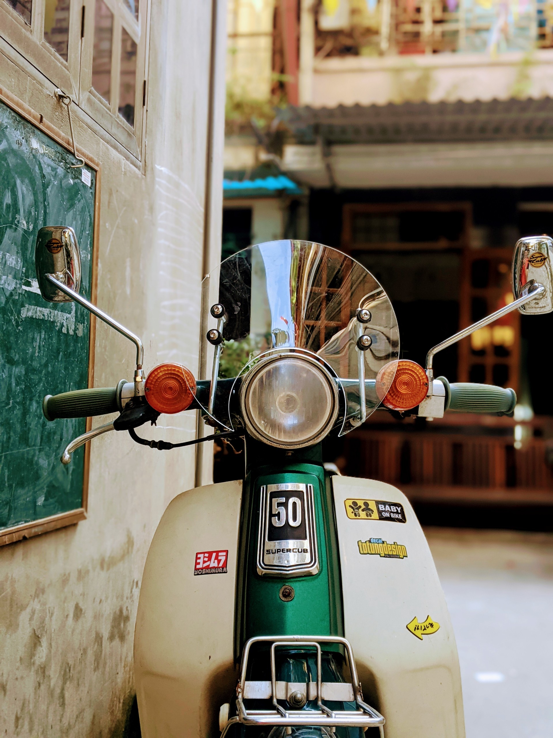 Kính chắn gió xe cub đèn tròn (Moony Fairing)