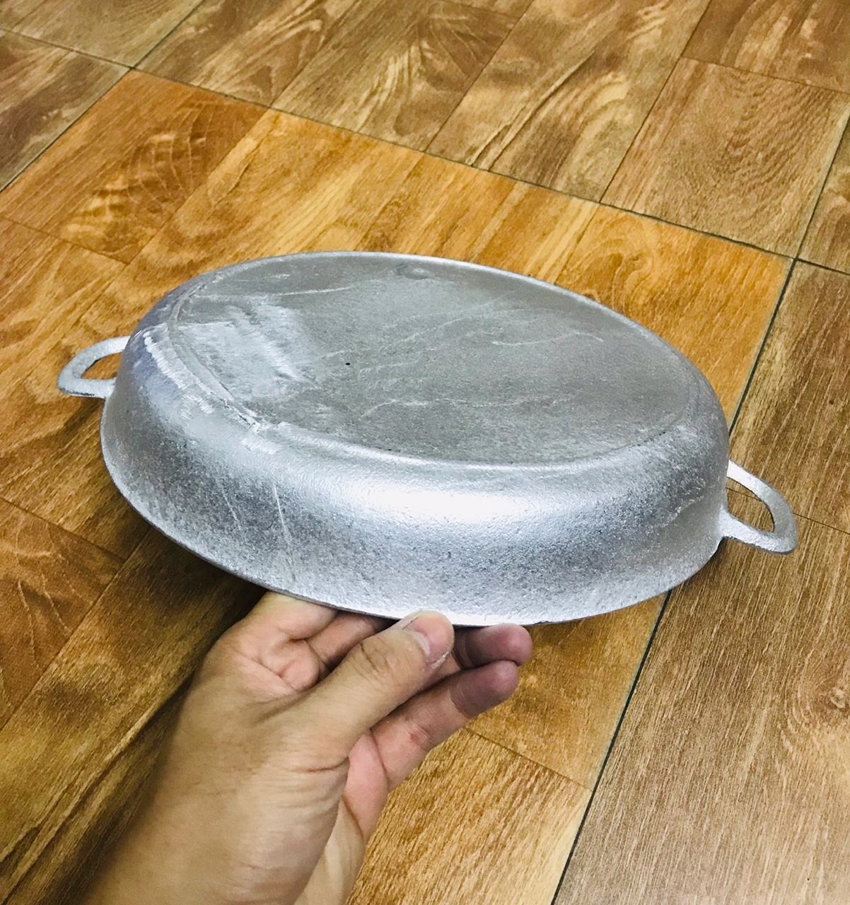 CHẢO GANG ĐÚC THỦ CÔNG LÀNG NGHỀ 27CM ĐÁY BẰNG