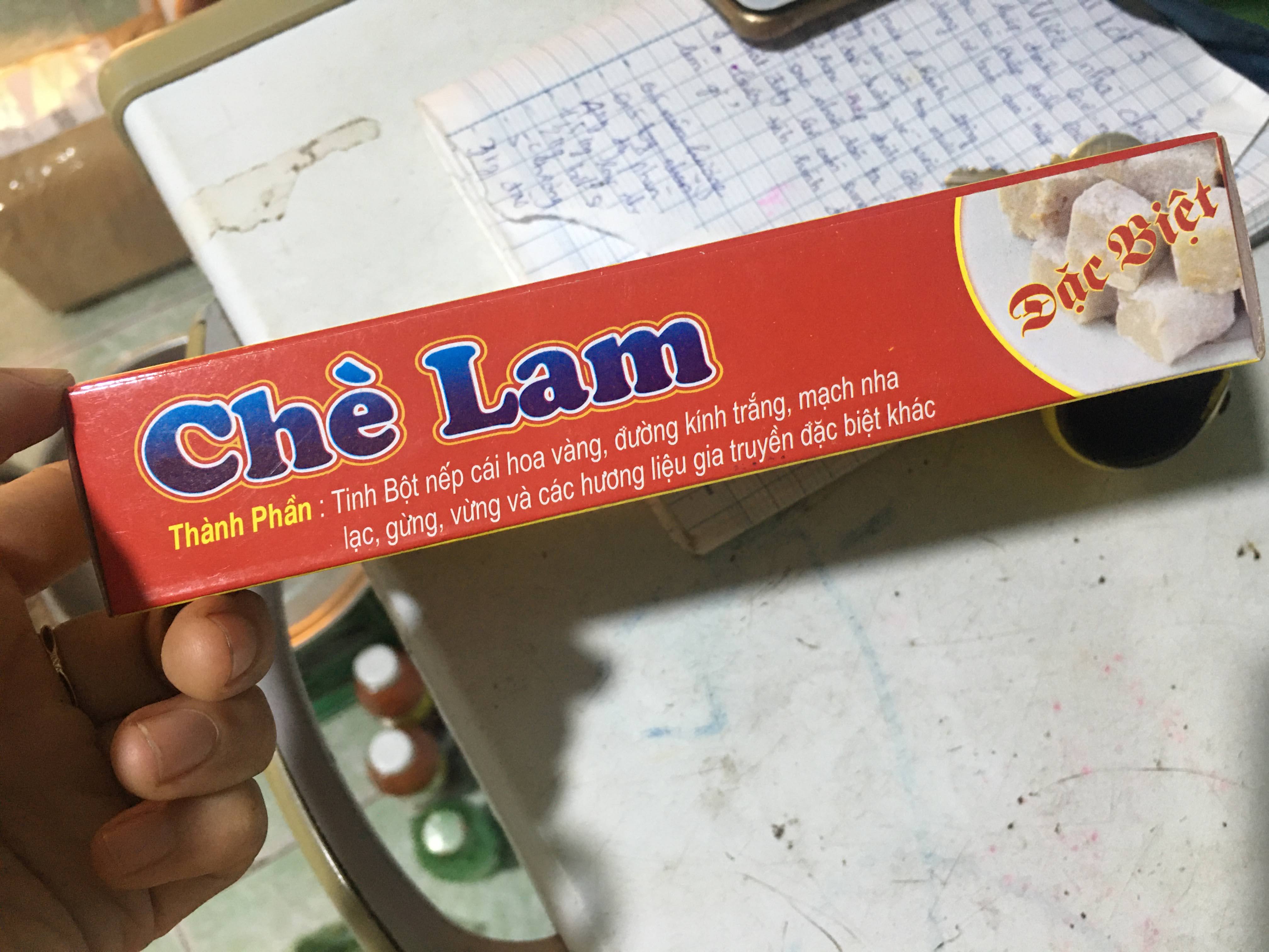 1 hộp bánh chè lam