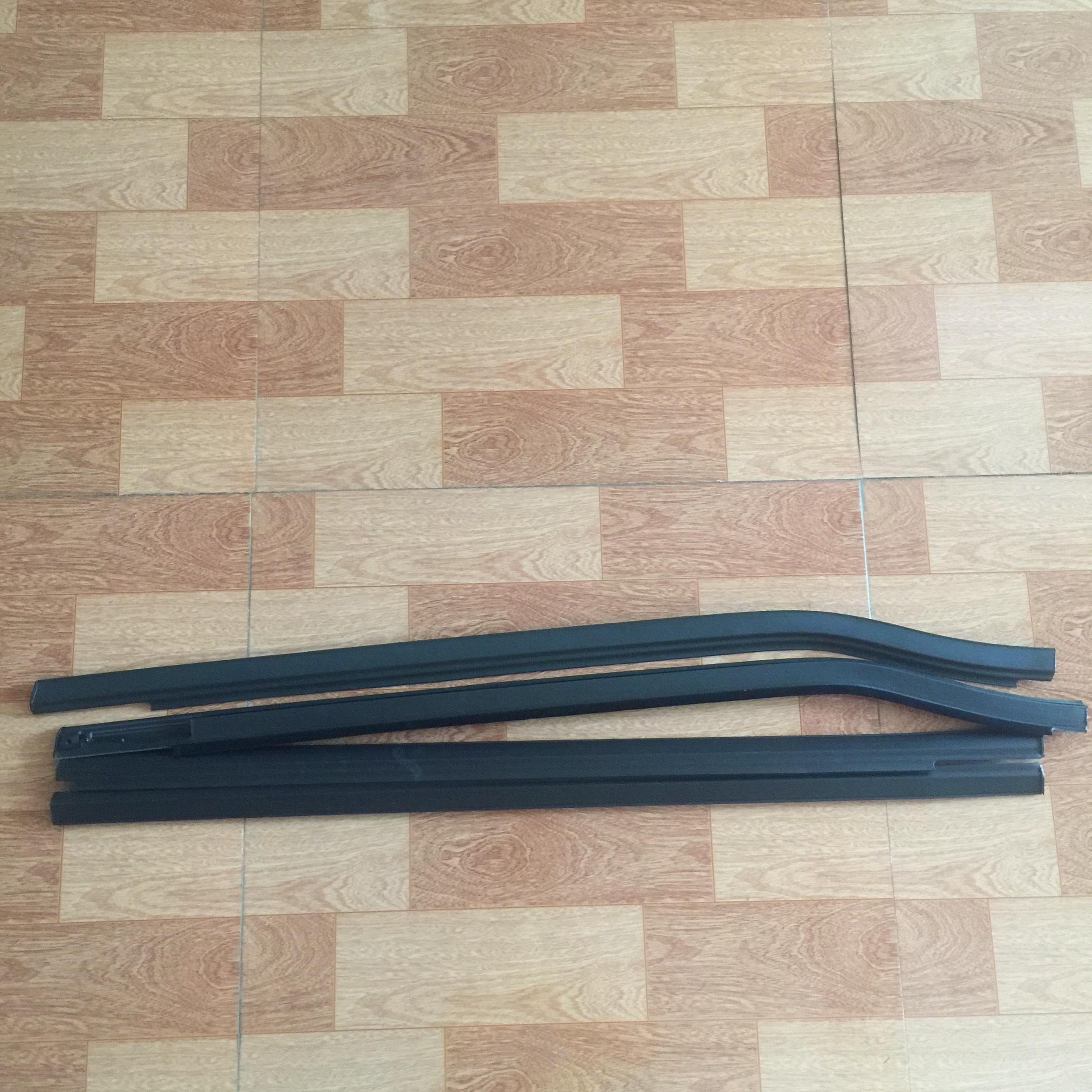 nẹp chân kính MATIZ 3 , SPARK M200, nẹp ngoài , giá 1 bộ 4 thanh