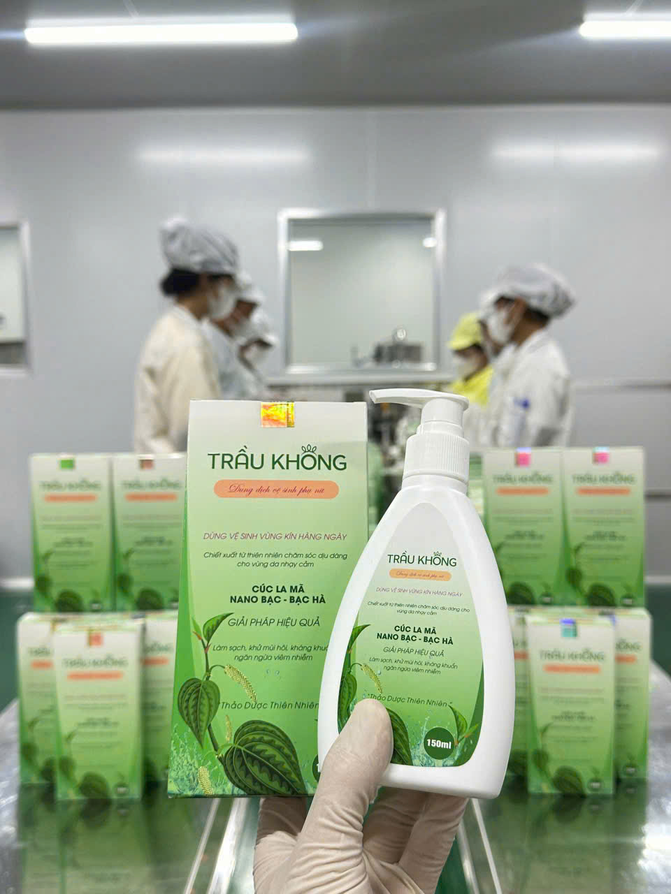Dung dịch vệ sinh Plus trầu không Queen 150ml