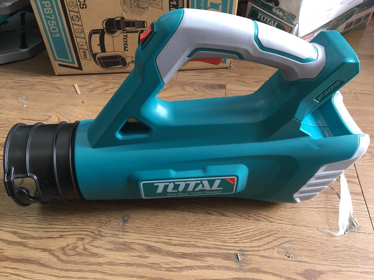 Máy thổi bụi thổi lá dùng pin Lithium 20V Total TABLI2002