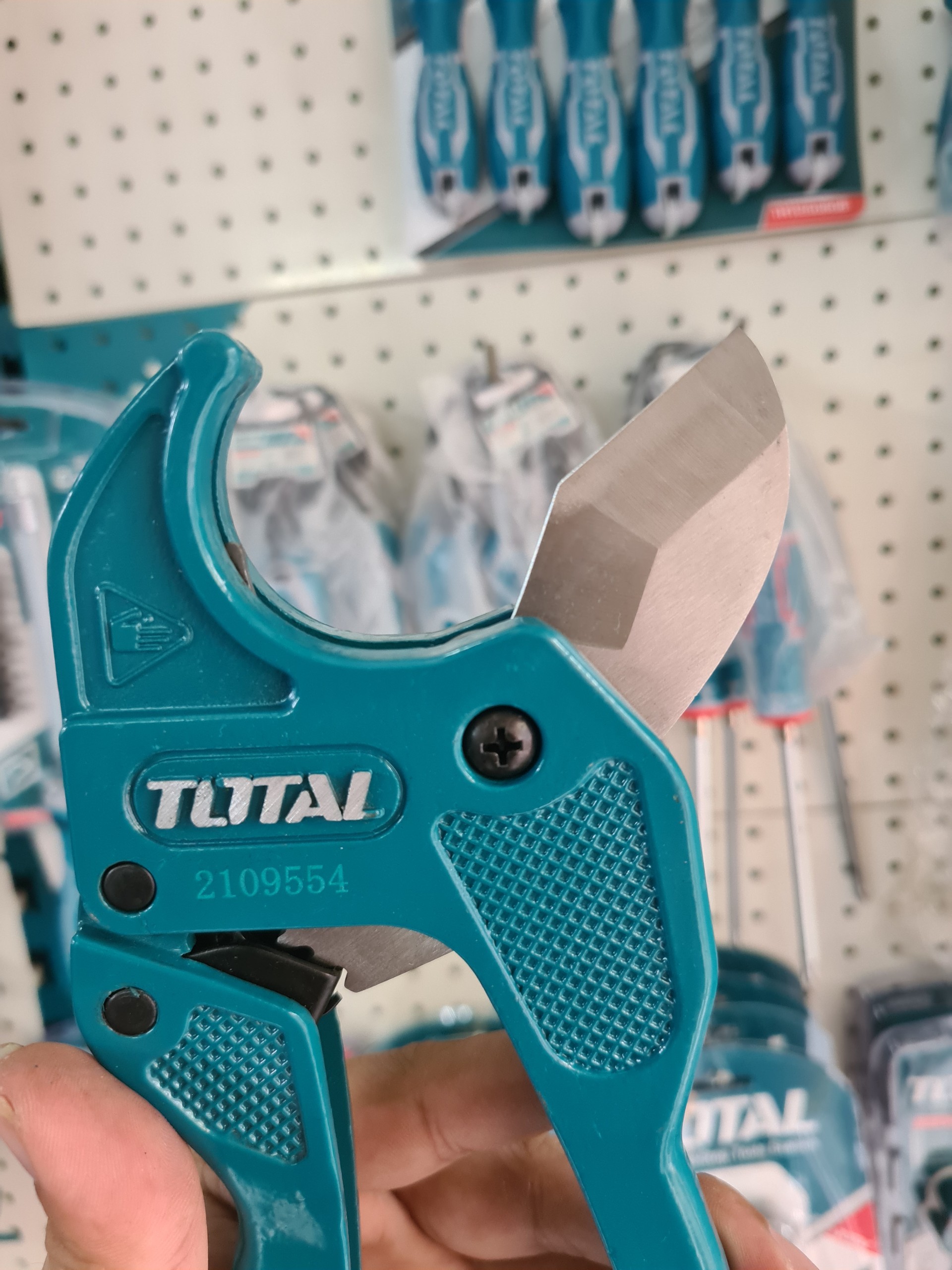 [HCM]Kéo Cắt Ống Total 3-42mm Tht53425