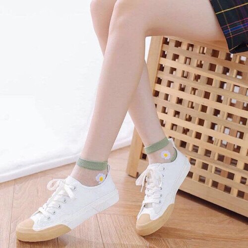 Tất Ren Lụa Hoa Cúc Hot Trend
